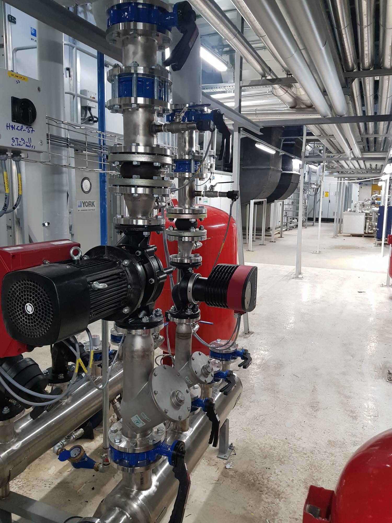 Chiller - Isı Pompası - Su Yumuşatma vb. Tedariği ve Montajı — saha fotoğrafı